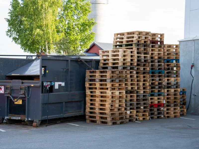 Storage options for wood pallets